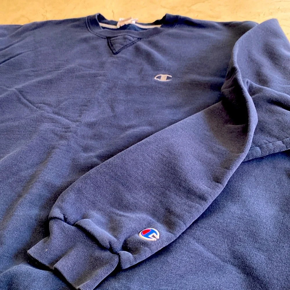 VINTAGE Champion Navy Blue Oversized Crew Classic - Picture 4 of 11